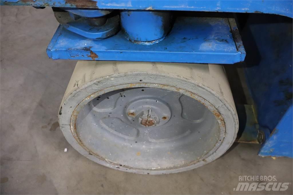 Genie GS2046 Ножничные подъемники
