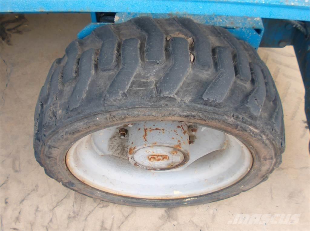 Genie GS4390RT Ножничные подъемники