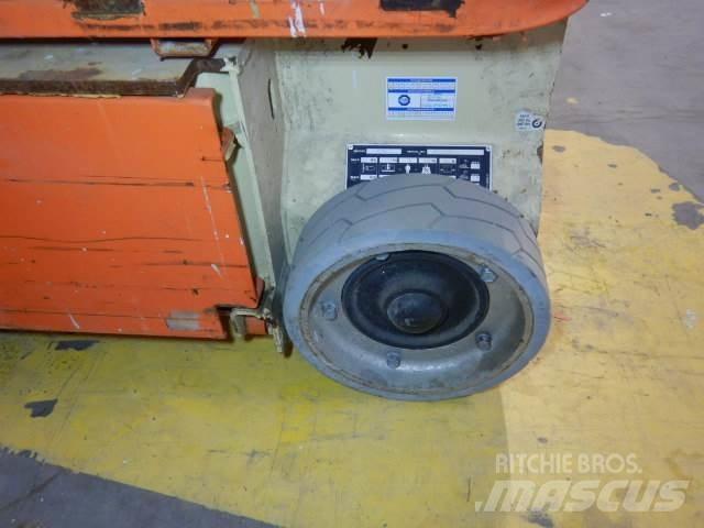 JLG 1230ES Вертикальные мачтовые подъемники