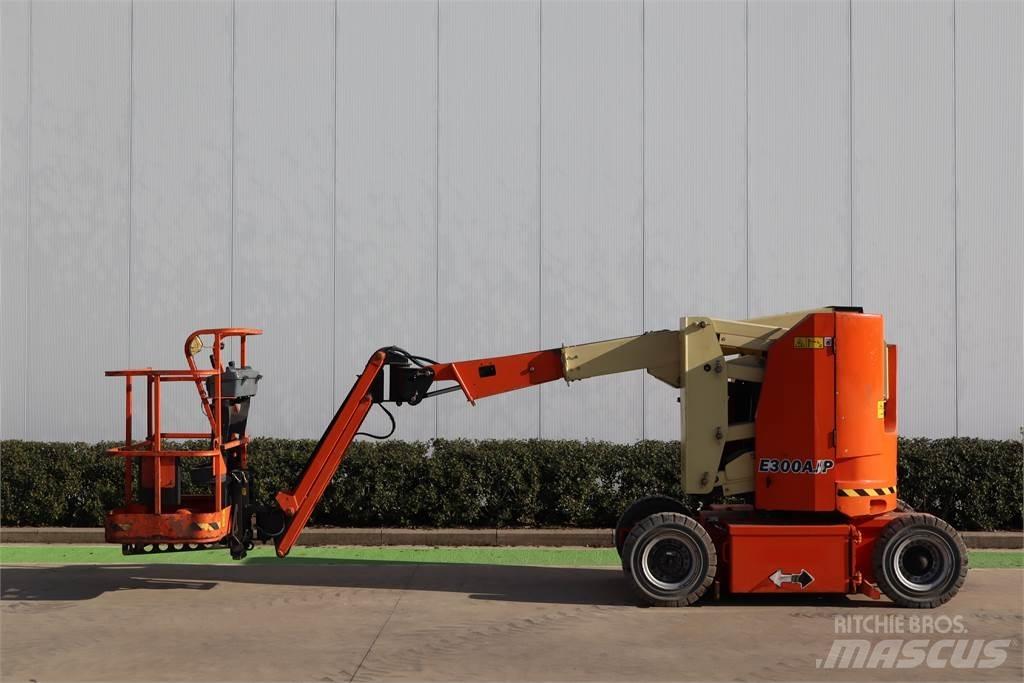 JLG E300AJP Коленчатые подъемники