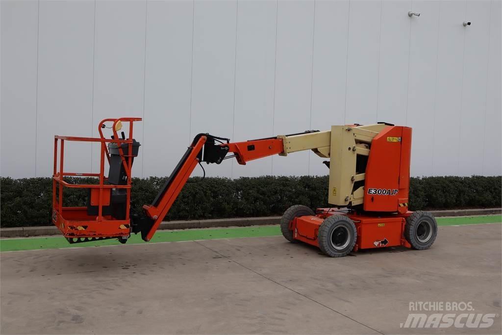 JLG E300AJP Коленчатые подъемники
