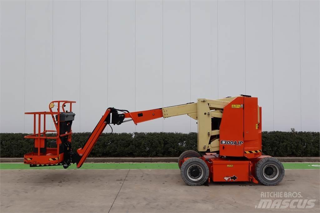JLG E300AJP Коленчатые подъемники