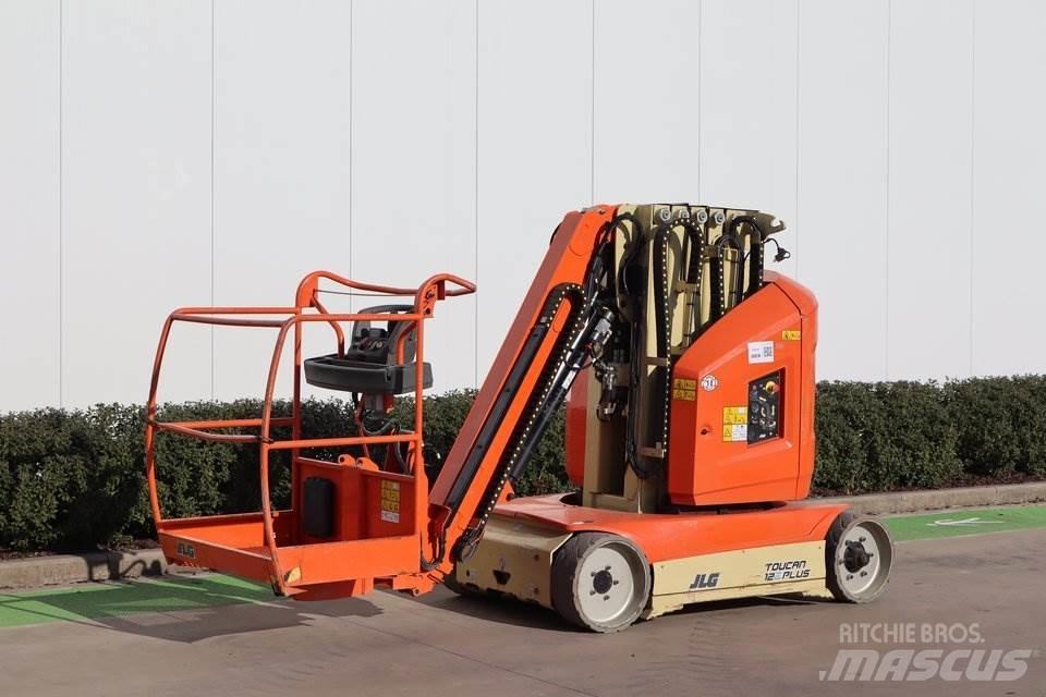 JLG Toucan 12E+ Вертикальные мачтовые подъемники