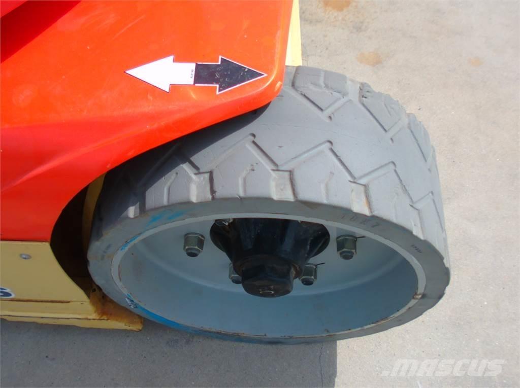JLG Toucan 12E+ Вертикальные мачтовые подъемники