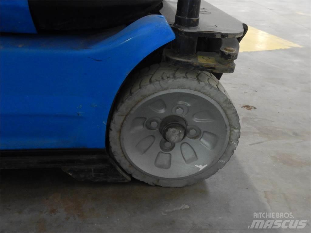 Manitou 100VJR Вертикальные мачтовые подъемники