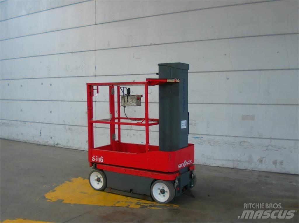 SkyJack SJ16 Вертикальные мачтовые подъемники