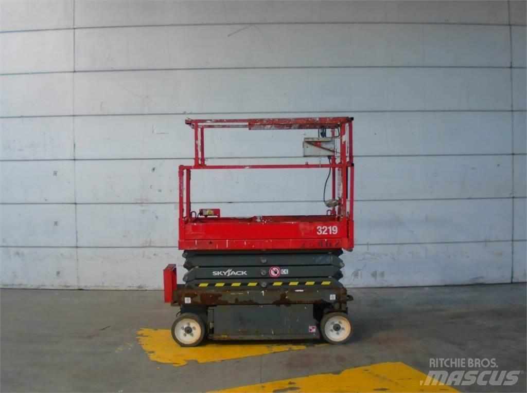 SkyJack SJ3219 Ножничные подъемники