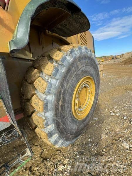 CAT 980M Фронтальные погрузчики