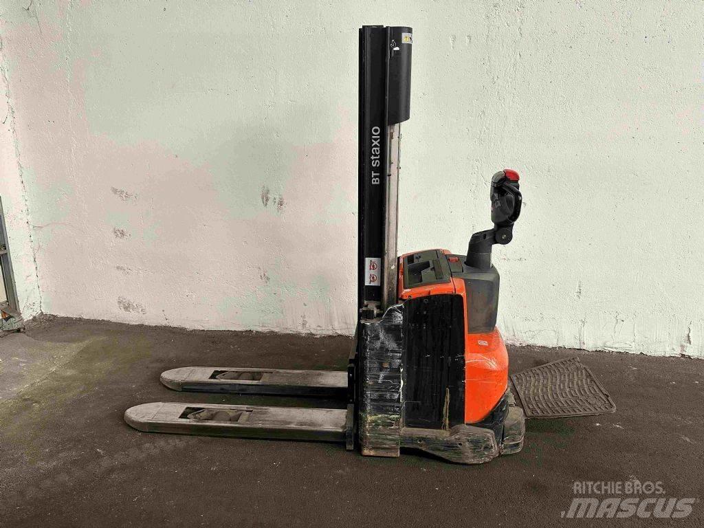 BT SWE 100 Ручные штабелёры с электроподъёмом