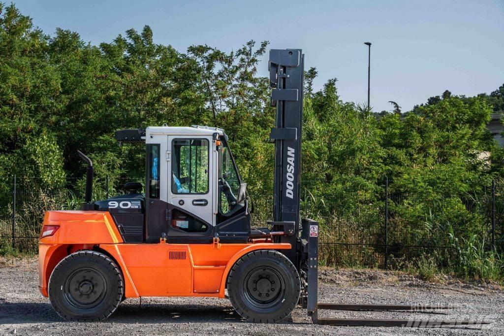 Doosan D 90-S-7 Дизельные погрузчики