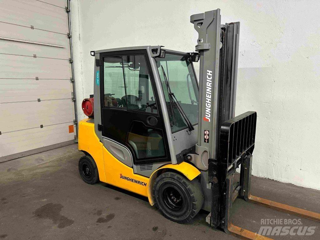 Jungheinrich TFG 430s Газовые погрузчики