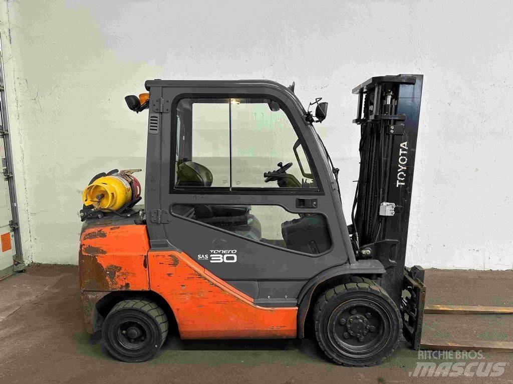Toyota 02-8FGF30 Газовые погрузчики