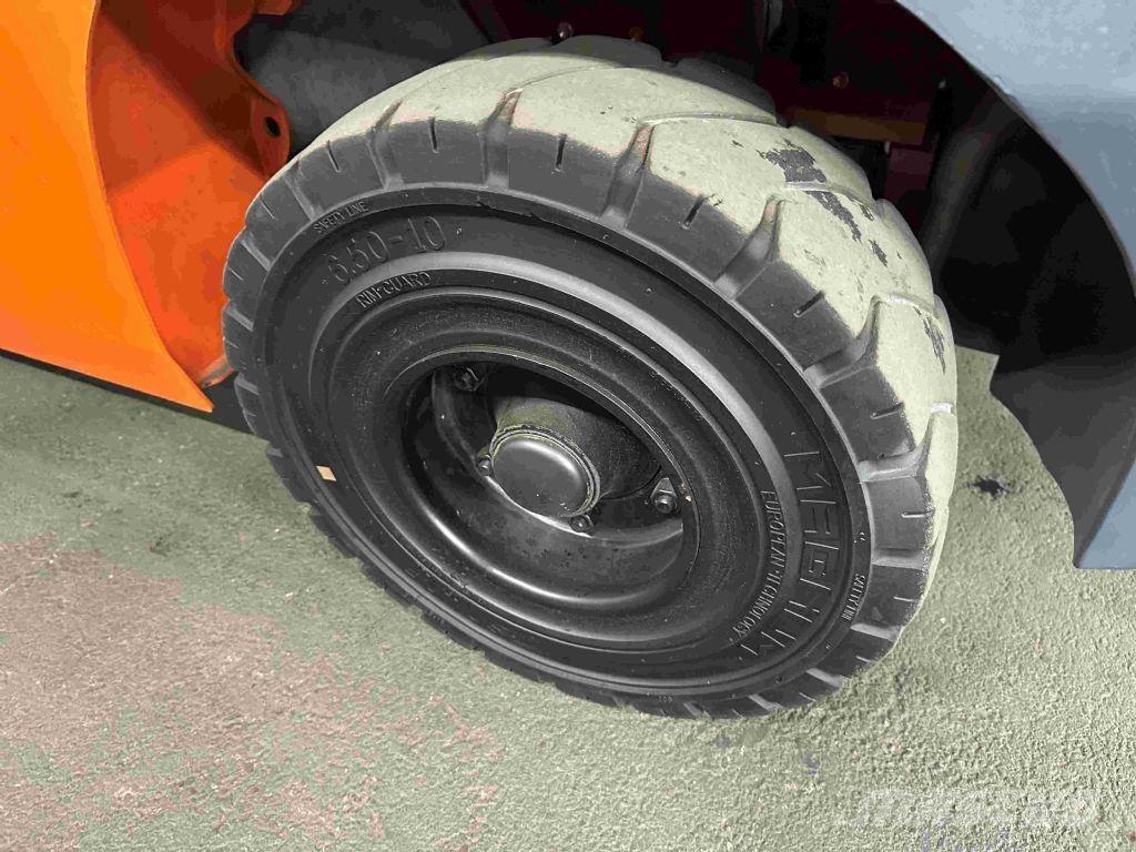 Toyota 02-8FGF30 Газовые погрузчики