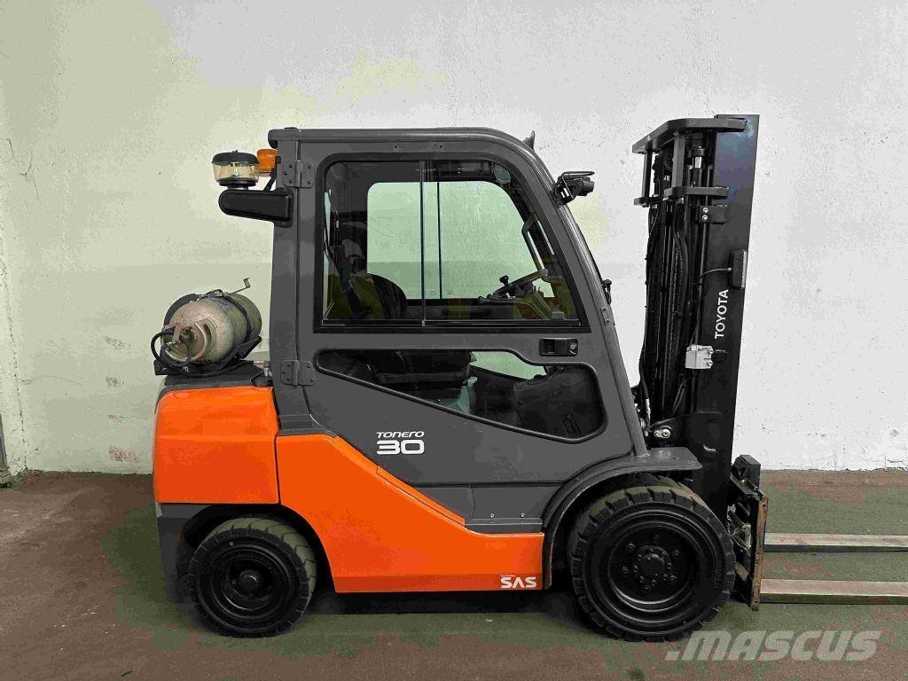 Toyota 02-8FGF30 Газовые погрузчики
