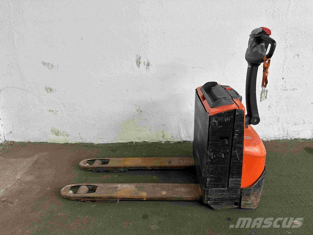 Toyota LWE 140 Ручные электрические тележки