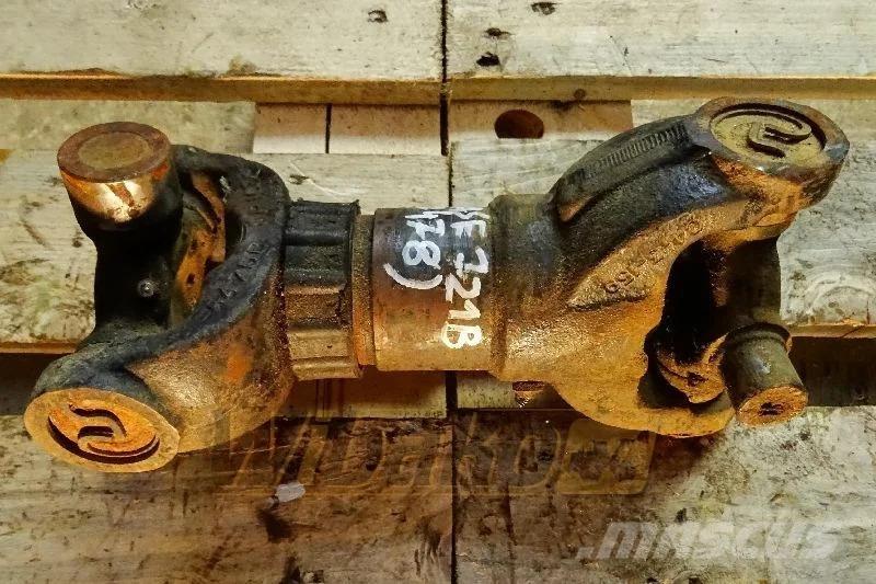 CASE 721B Оси