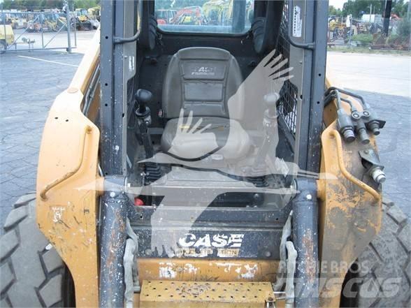 CASE SV250 Мини-погрузчики