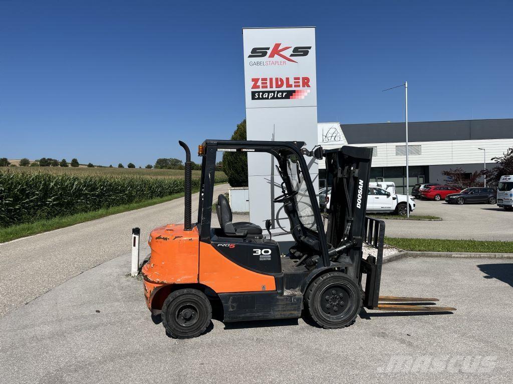 Doosan D30S-5 Дизельные погрузчики