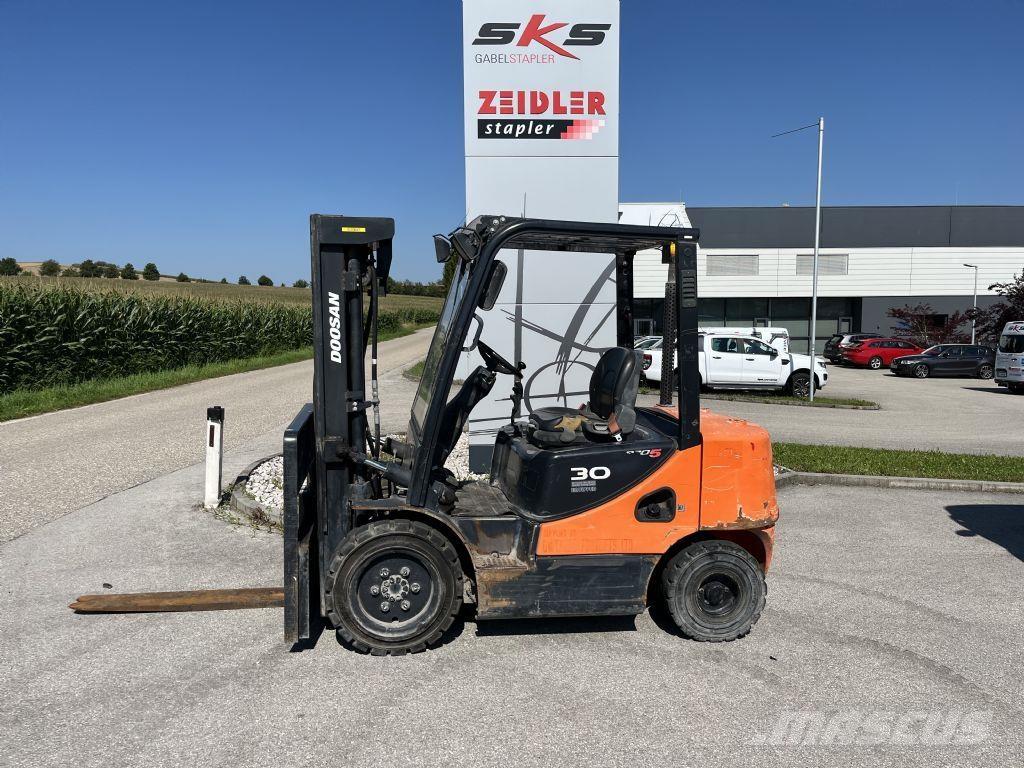 Doosan D30S-5 Дизельные погрузчики