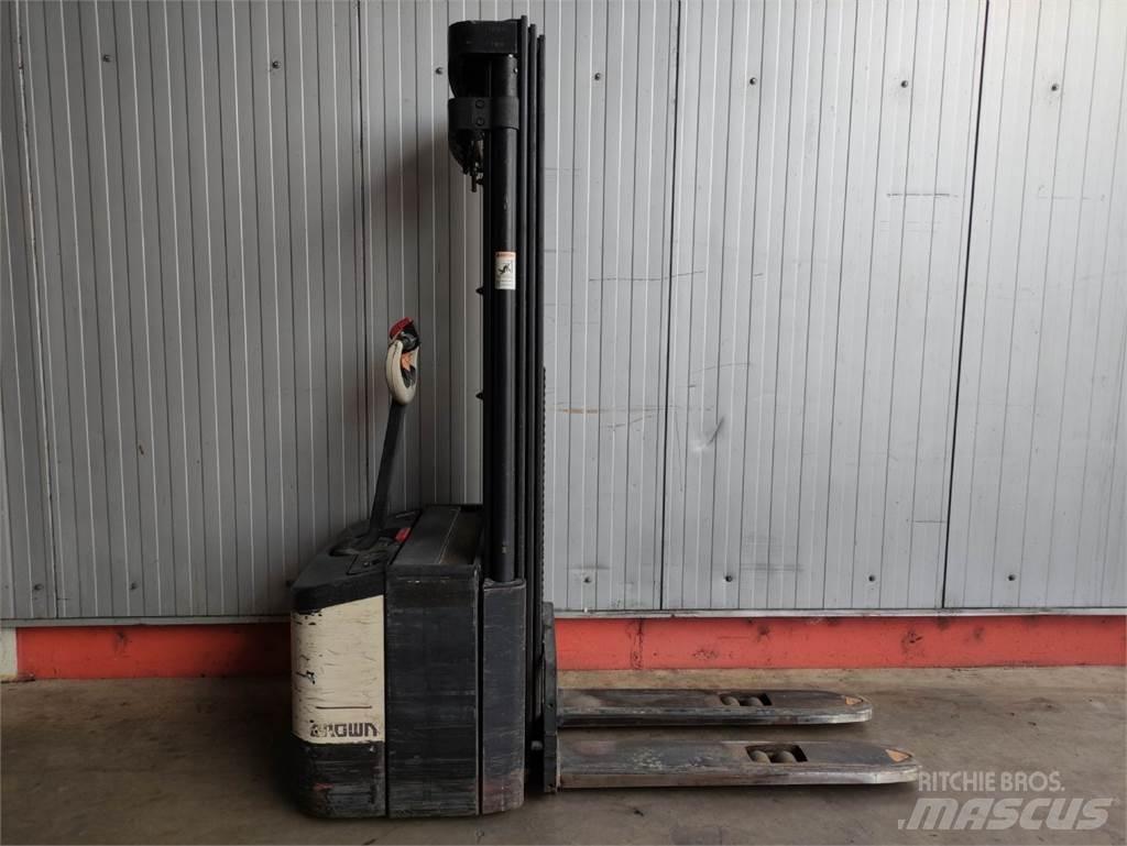 Crown WE 2300-1.6 TT Ручные штабелёры с электроподъёмом
