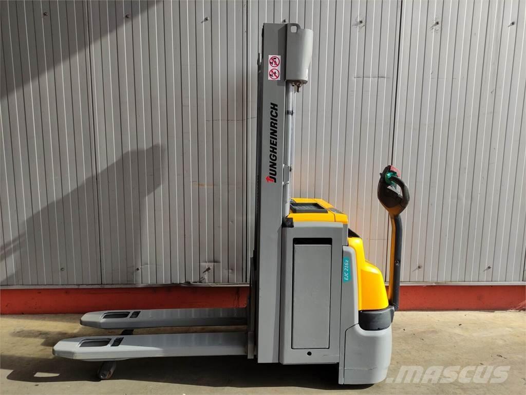 Jungheinrich EJC216z Ручные штабелёры с электроподъёмом