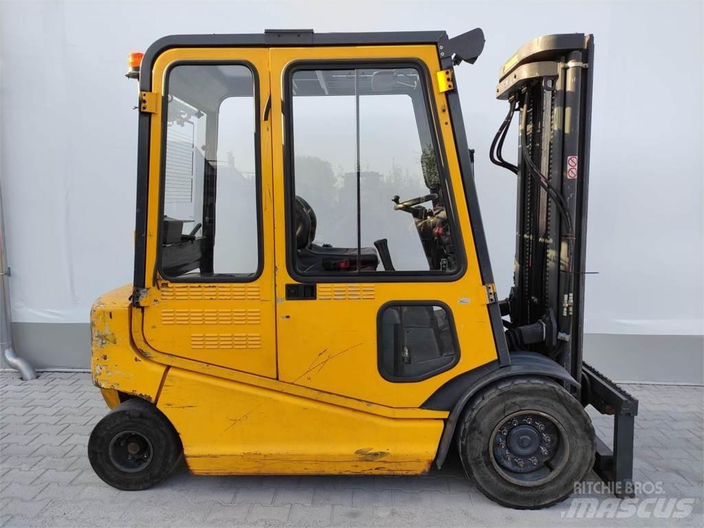 Om-Pimespo XE40 Электропогрузчики