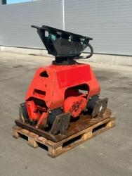 CAT 2013 THUMM Plate Compactor Attachment