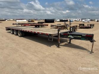 32 ft Tri/A Equipment Trailer