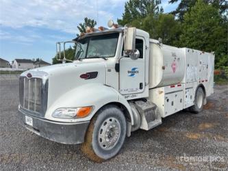 Peterbilt 335